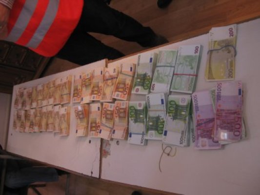 Patronul firmei Vardar Turizm, arestat la Alba: este capul grupării infracţionale care se ocupa cu contrabandă cu aur la Constanţa